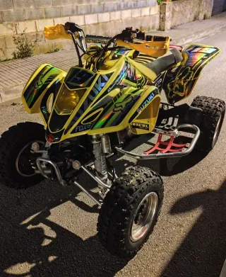 Quad Suzuki LTZ Amarillo