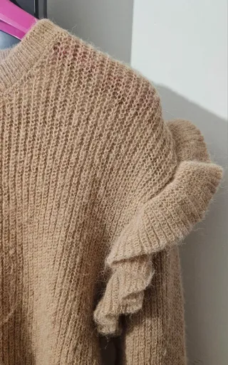 Jersey Zara Beige con Volantes