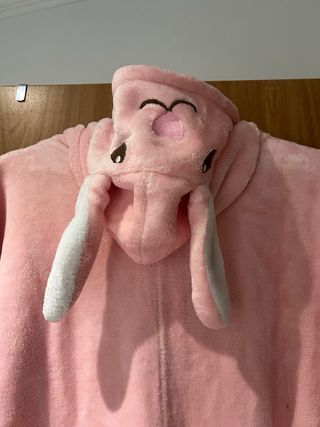 Pijama entero rosa con diseño de conejito