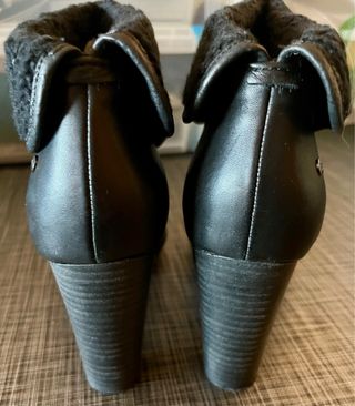 Botines UGG tacón