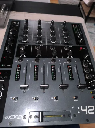 Mesa de mezclas Allen & Heath Xone 42