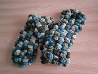 Sciarpa pon pon blu, verde