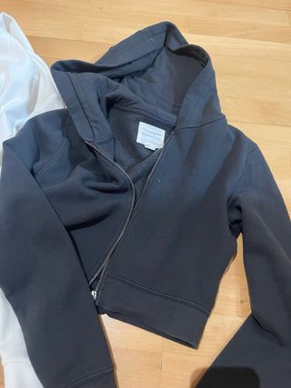 2 Sudaderas y 2 Jerséis (Negro y Blanco)