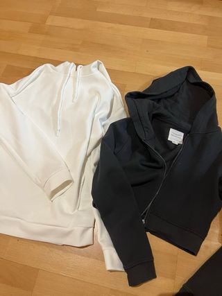 2 Sudaderas y 2 Jerséis (Negro y Blanco)