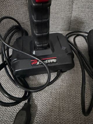 2 Joysticks Quickshot II Plus Atari Commodore