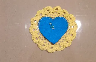 Segnalibro cuore azzurro fatto a mano