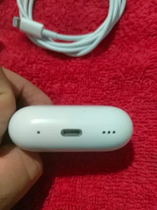 Astuccio AirPods Pro 2 + Caricabatterie originale