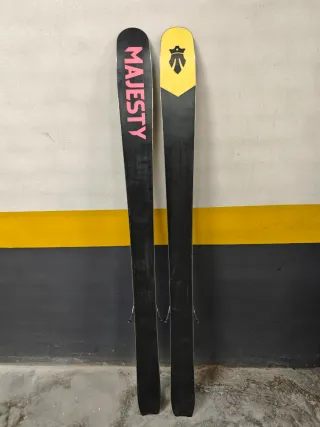 Esquís de travesía Majesty Supernova Carbon