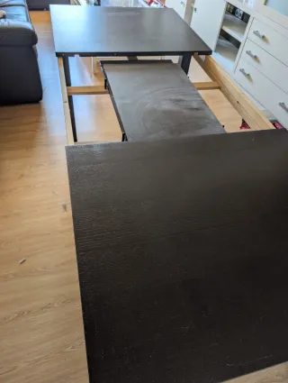 Mesa comedor Ikea extensible madera oscura 140-210