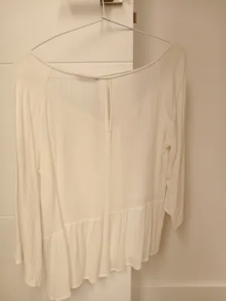 Blusa Bershka bordada blanca Talla M