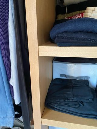 Dos armarios roperos de madera