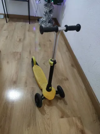 Patín 3 ruedas infantil amarillo