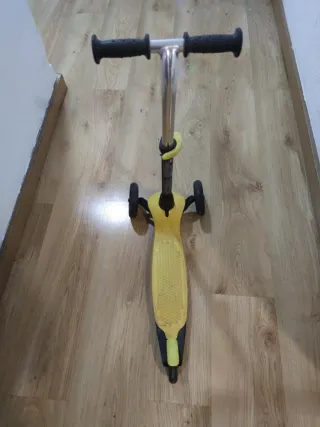 Patín 3 ruedas infantil amarillo