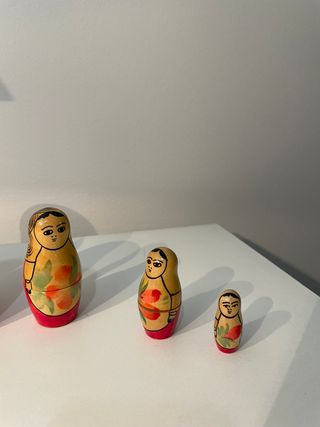 Matrioska in legno dipinta a mano