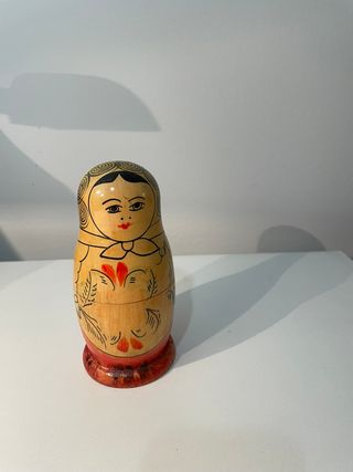 Matrioska in legno dipinta a mano
