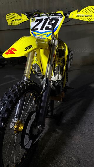 Suzuki RMZ 250 Factory