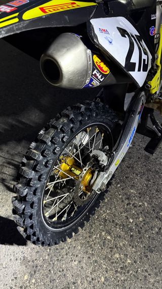 Suzuki RMZ 250 Factory