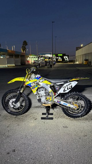 Suzuki RMZ 250 Factory