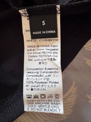 Camiseta negra manga larga con botones