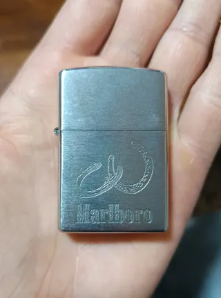 Zippo Edición Marlboro 03