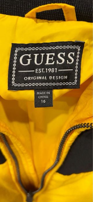 Abrigo Guess niña amarillo y negro Talla 16