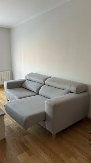Sofá gris 226 cm