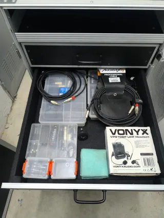 Rack convertible en mesa con cableado