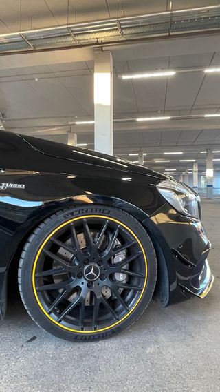 Mercedes-Benz A45 amg yellow night edition