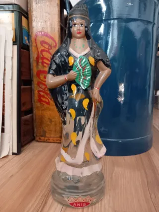 Botella Anís antigua destilería de Montgat Piñol O