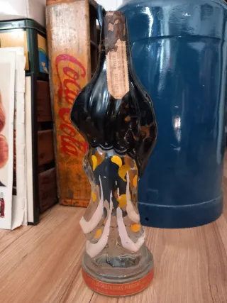 Botella Anís antigua destilería de Montgat Piñol O