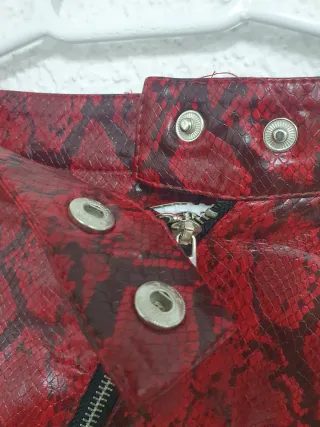 Minifalda polipiel efecto piel serpiente
