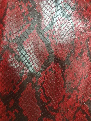 Minifalda polipiel efecto piel serpiente