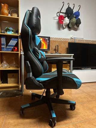 Silla Gaming Newskill Takamik Azul y Negra