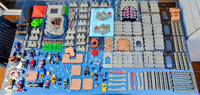 Playmobil Castillo y Torre Medieval con Figuras.