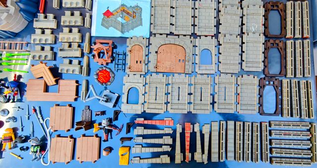 Playmobil Castillo y Torre Medieval con Figuras.