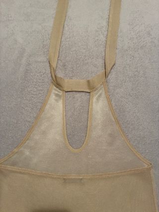 Top dorado metalizado con lazada al cuello