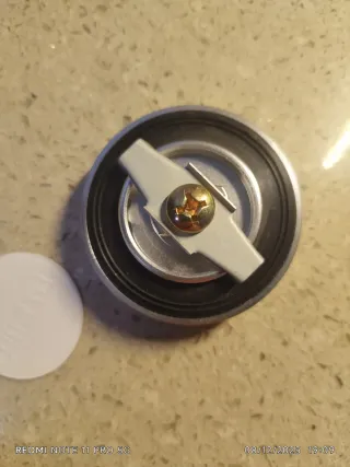 Tapón de llenado de aceite motor