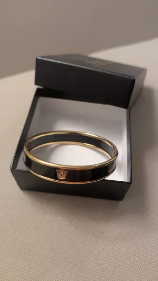 Pulsera Halcyon Days Negra y Dorada