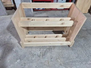 Mueble guardaesquís de madera