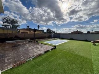 parcela segregada con piscina y mobilhome