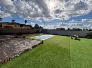 parcela segregada con piscina y mobilhome