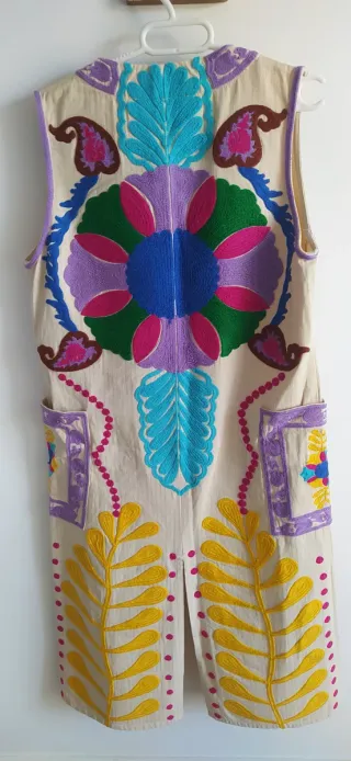 Chaleco bordado talla S