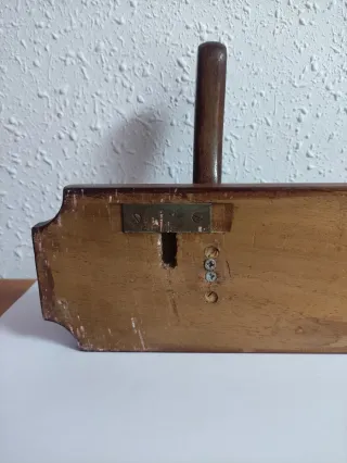 Perchero de madera maciza