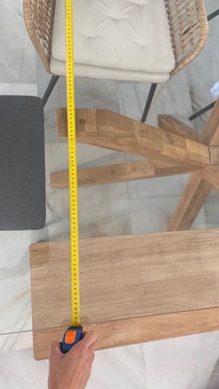 Mesa de comedor de cristal y base madera