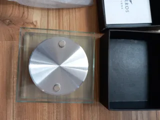 Reloj sobremesa cristal y metal, joyería V. Caparr