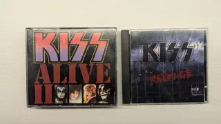 Pack 2 CDs KISS: Alive II y Revenge