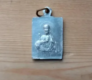Lote religioso: medalla y rosario