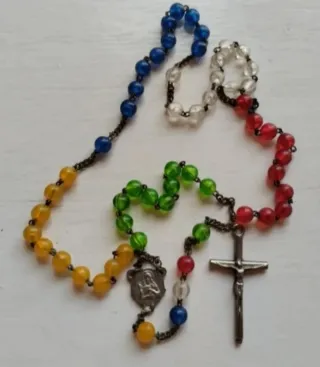 Lote religioso: medalla y rosario