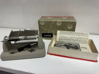 Empalmador de películas Eumig