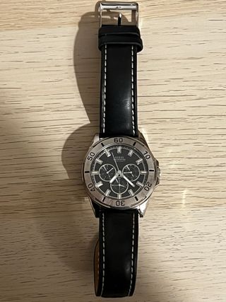 Reloj Guess Negro y Plateado